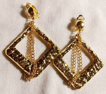 Load image into Gallery viewer, Metal Minimalist Design Square Hoop Clip On Earrings
