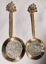 Load image into Gallery viewer, Hammered Metal and rhinestone Clip On Earrings Gold

