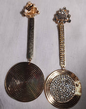 Load image into Gallery viewer, Hammered Metal and rhinestone Clip On Earrings Gold
