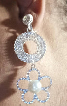 Load image into Gallery viewer, Handmade Faux Pearl Flower Hoop Clip On Earrings
