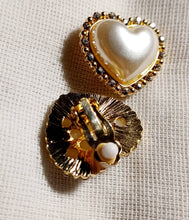 Load image into Gallery viewer, Faux pearl Heart Stud Clip On Earrings gold

