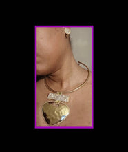Load image into Gallery viewer, Handmade statement necklace Set Clip on earrings
