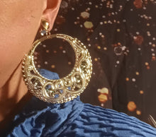 Load image into Gallery viewer, Giant Clip On  Fulani Bamboo Hoop Earrings gold rare
