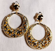 Load image into Gallery viewer, Medium sized Classic Clip On Small Bamboo Hoop Earrings Gold
