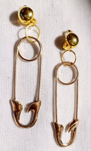 Load image into Gallery viewer, Pop art Safety pin Clip On Earrings gold
