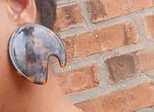 Load image into Gallery viewer, Handmade Minimalist Large Tortoise acrylic Disc Earrings Clip on
