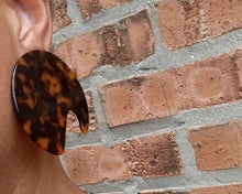 Load image into Gallery viewer, Handmade Minimalist Large Tortoise acrylic Disc Earrings Clip on
