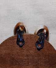Load image into Gallery viewer, Clip On large Cowrie Shell Cluster Earrings
