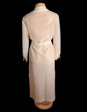 Load image into Gallery viewer, Vintage 1970s peck&amp;peck floral eyelit dress M Rare
