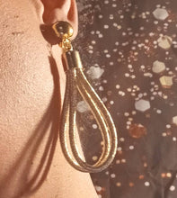 Load image into Gallery viewer, Gold Bib Collar Necklace &amp; Clip On Dangle Earrings Set
