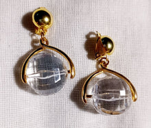 Load image into Gallery viewer, Vintage Lucite Clip On Earrings, Gold Metal, 1980s
