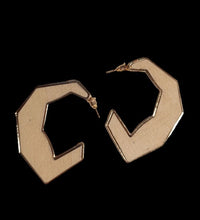 Load image into Gallery viewer, Minimalist Wood and Metal Hoop Earrings offwhite/gold
