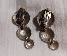 Load image into Gallery viewer, Vintage Chunky Rustic Cluster Clip On Earrings
