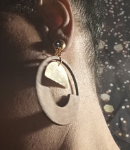 Load image into Gallery viewer, Minimalist Natural Wood Clip On Dangle Earrings black
