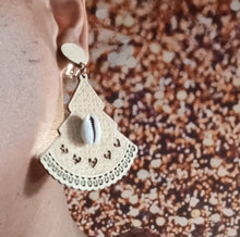 Load image into Gallery viewer, Handmade Wood and Cowrie Boho Clip On Dangle Earrings black
