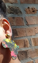 Load image into Gallery viewer, Handpainted Abstract Wooden Africa Clip On Earrings
