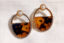 Load image into Gallery viewer, Minimalist Tortoise resin faux pearl and rhinestone Earrings (pierced ears)
