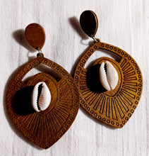 Load image into Gallery viewer, Clip On boho Wood and Cowrie Shell Earrings
