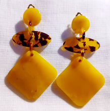 Load image into Gallery viewer, Abstract Acrylic Pop Art Clip On Earrings
