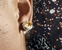 Load image into Gallery viewer, Small Crystal Stud Clip On Earrings blue

