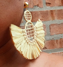 Load image into Gallery viewer, Extra large Natural Boho Raffia Clip On Earrings white
