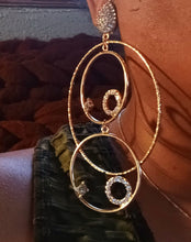 Load image into Gallery viewer, Handmade Abstract gold Metal Multi Hoop Clip On Earrings
