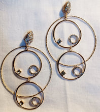 Load image into Gallery viewer, Handmade Abstract gold Metal Multi Hoop Clip On Earrings
