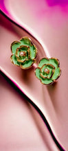 Load image into Gallery viewer, Abstract vintage style Flower Stud Clip On Earrings gold

