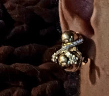 Load image into Gallery viewer, Vintage Chunky gold Ball Stud cluster Clip On Earrings
