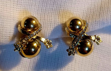 Load image into Gallery viewer, Vintage Chunky gold Ball Stud cluster Clip On Earrings
