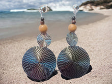 Load image into Gallery viewer, large Hammered Metal Disc Clip On Earrings silver
