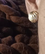 Load image into Gallery viewer, Vintage Gold Knot Clip On Earrings 1980s
