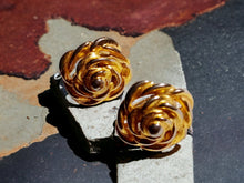 Load image into Gallery viewer, Vintage Gold Flower Button Clip On Earrings 1980s
