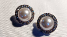 Load image into Gallery viewer, Large Classic Pearl Stud and rhinestone Clip On Earrings Large style
