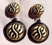 Load image into Gallery viewer, 1980s Vintage Abstract Acrylic Clip On Earrings
