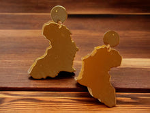 Load image into Gallery viewer, Mirrored Acrylic Africa Clip on Earrings
