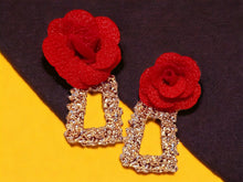 Load image into Gallery viewer, Artsy flower Earrings (pierced ears)
