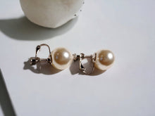 Load image into Gallery viewer, Large Classic Pearl Stud Clip On Earrings screw back
