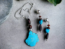 Load image into Gallery viewer, Handmade Genuine Turqoise and wood Clip On Earrings and  Necklace Set New
