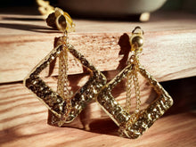 Load image into Gallery viewer, Metal Minimalist Design Square Hoop Clip On Earrings
