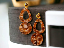 Load image into Gallery viewer, Minimalist Confetti Lucite Clip on Earrings Handmade
