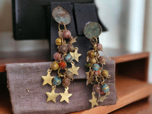 Load image into Gallery viewer, Vintage 1980s rustic brass and copper artist dangle clip on earrings
