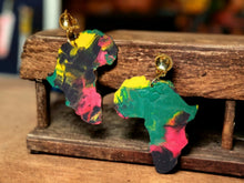 Load image into Gallery viewer, Handpainted Abstract Wooden Africa Clip On Earrings

