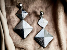 Load image into Gallery viewer, Minimalist Brushed Metal  Clip On Earrings Silver
