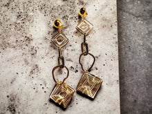 Load image into Gallery viewer, Handmade Abstract wire Metal Clip On Earrings gold
