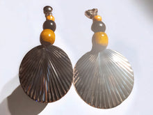 Load image into Gallery viewer, Hammered Metal Boho Disc Clip On Earrings silver
