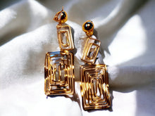 Load image into Gallery viewer, Abstract wire Metal Clip On Earrings gold
