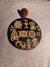 Load image into Gallery viewer, Adinkra Symbol Clip On Earrings Black and brown color
