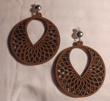 Load image into Gallery viewer, Natural Wood Boho Hoop Clip On Dangle Earrings brown
