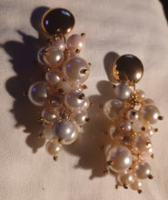 Load image into Gallery viewer, Handmade beaded large chunky  faux pearl Grapevine Cluster Clip On Earrings
